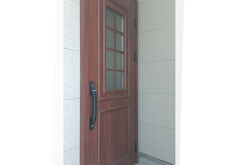 長野市で暮らしをデザインする不動産 土木外構 ワンストップ カズケン 玄関